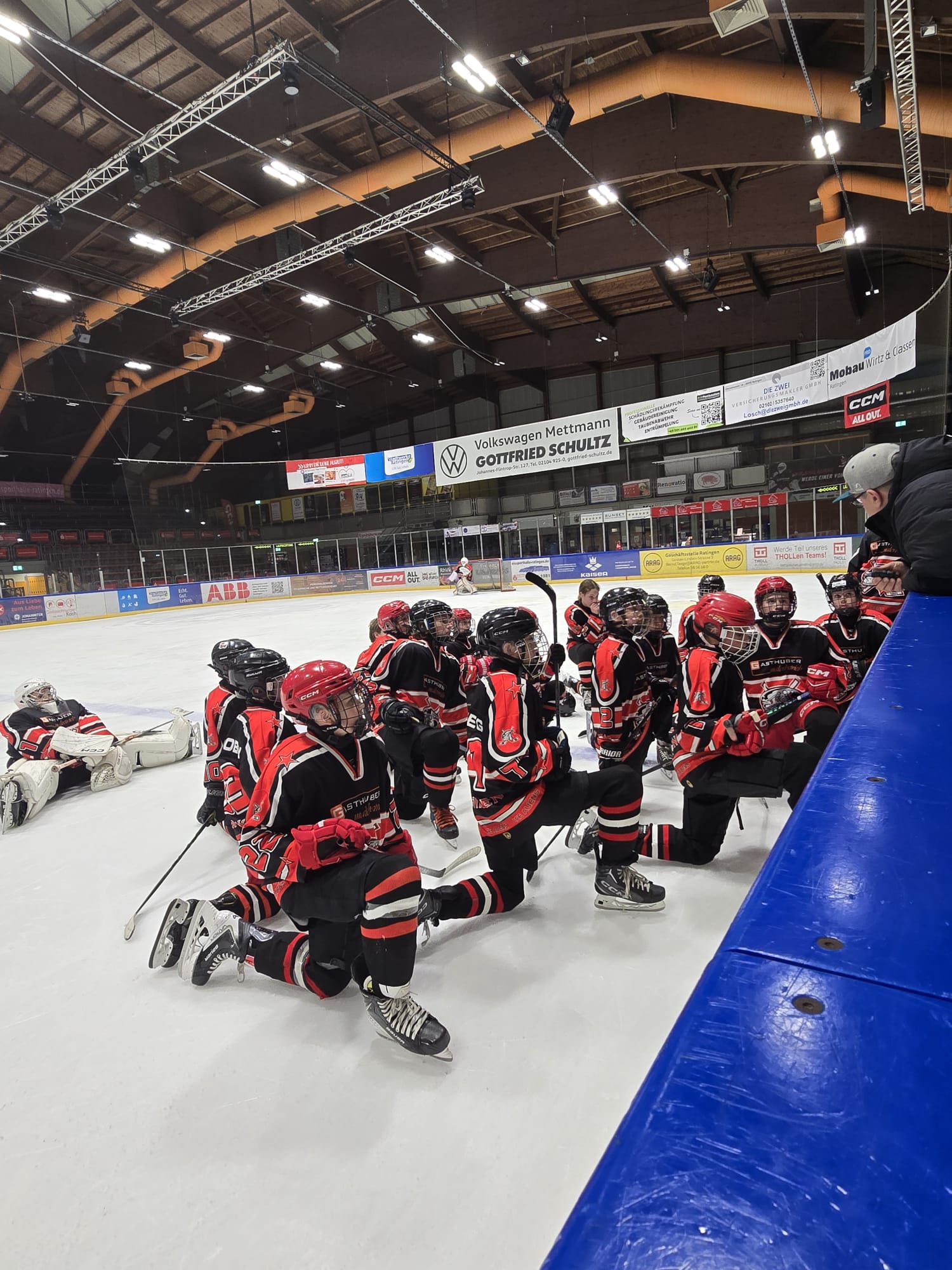 U13 der Ratinger Ice Aliens mit starkem Heimauftritt gegen den EHC „Die Bären“ Neuwied